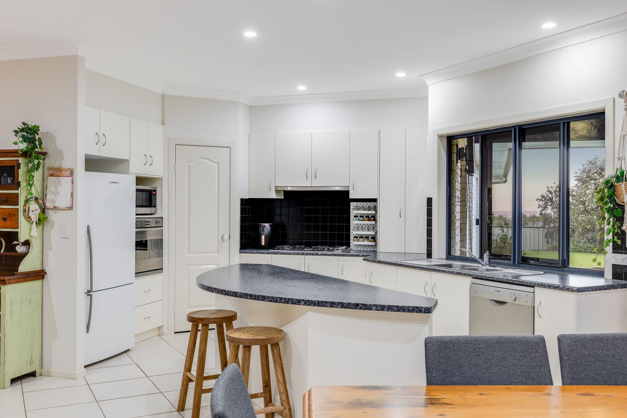 18 Dunbar Court, Highfields QLD 4352, Highfields - Thumbnail 4