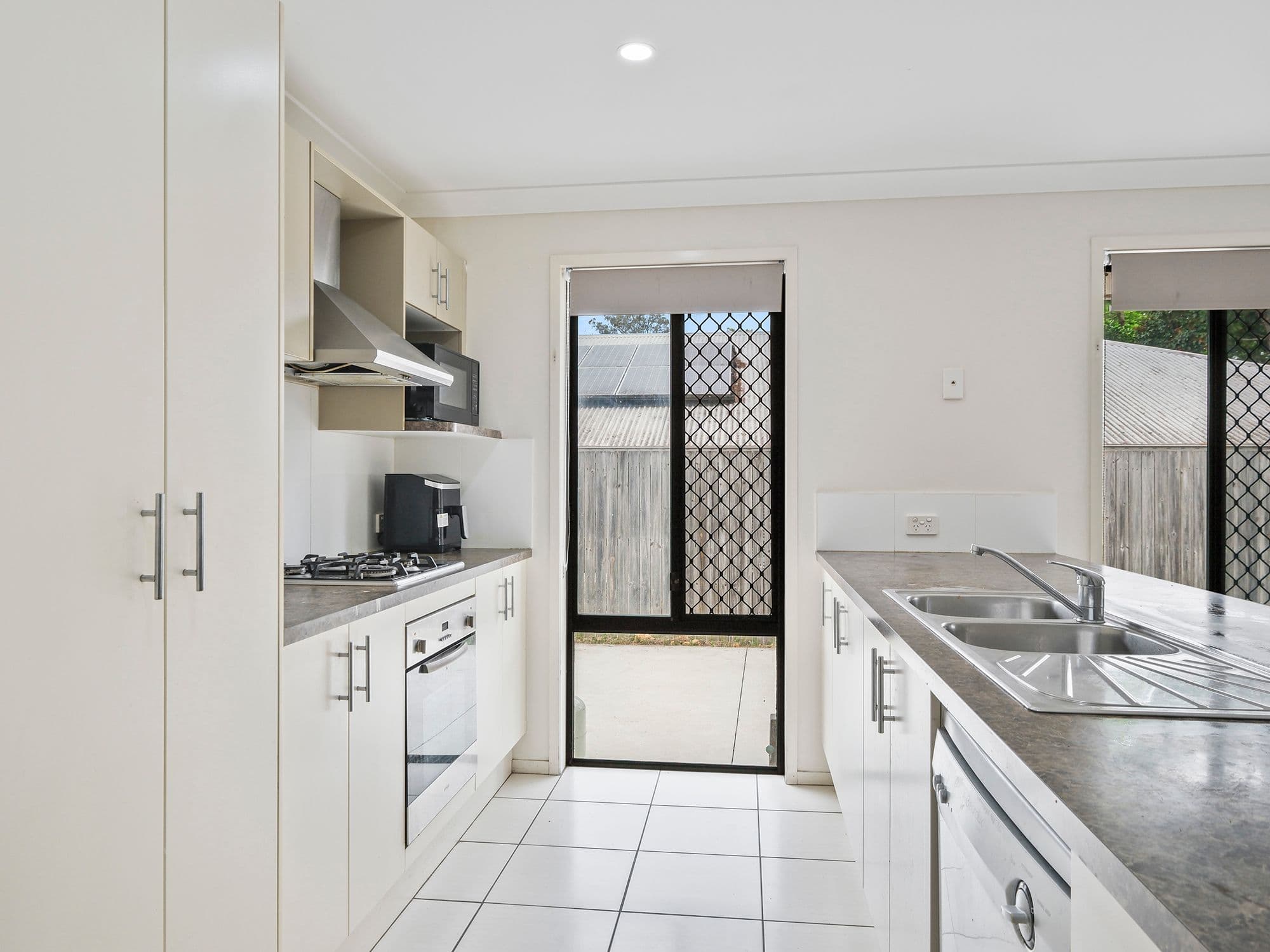 9 Highland Place, Forest Lake QLD 4078, Forest Lake - Thumbnail 3
