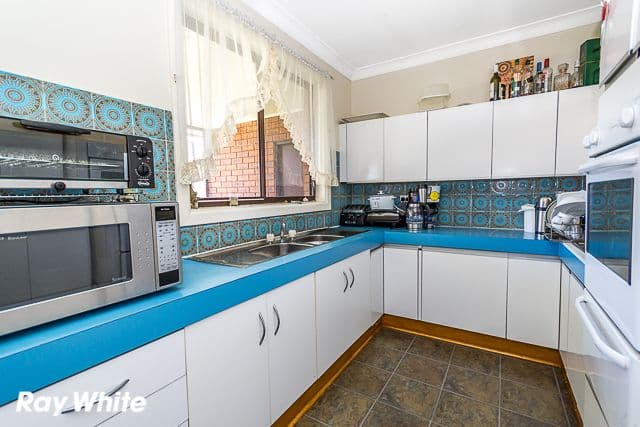 366 Smithfield Road, PRAIRIEWOOD NSW 2176, Prairiewood - Thumbnail 2