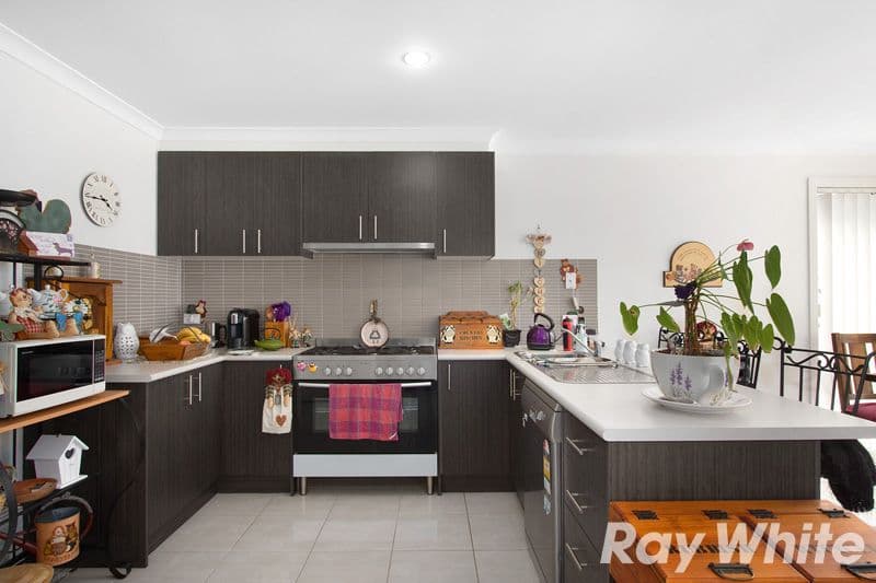 92 Melissa Way, Pakenham VIC 3810, Pakenham - Thumbnail 5