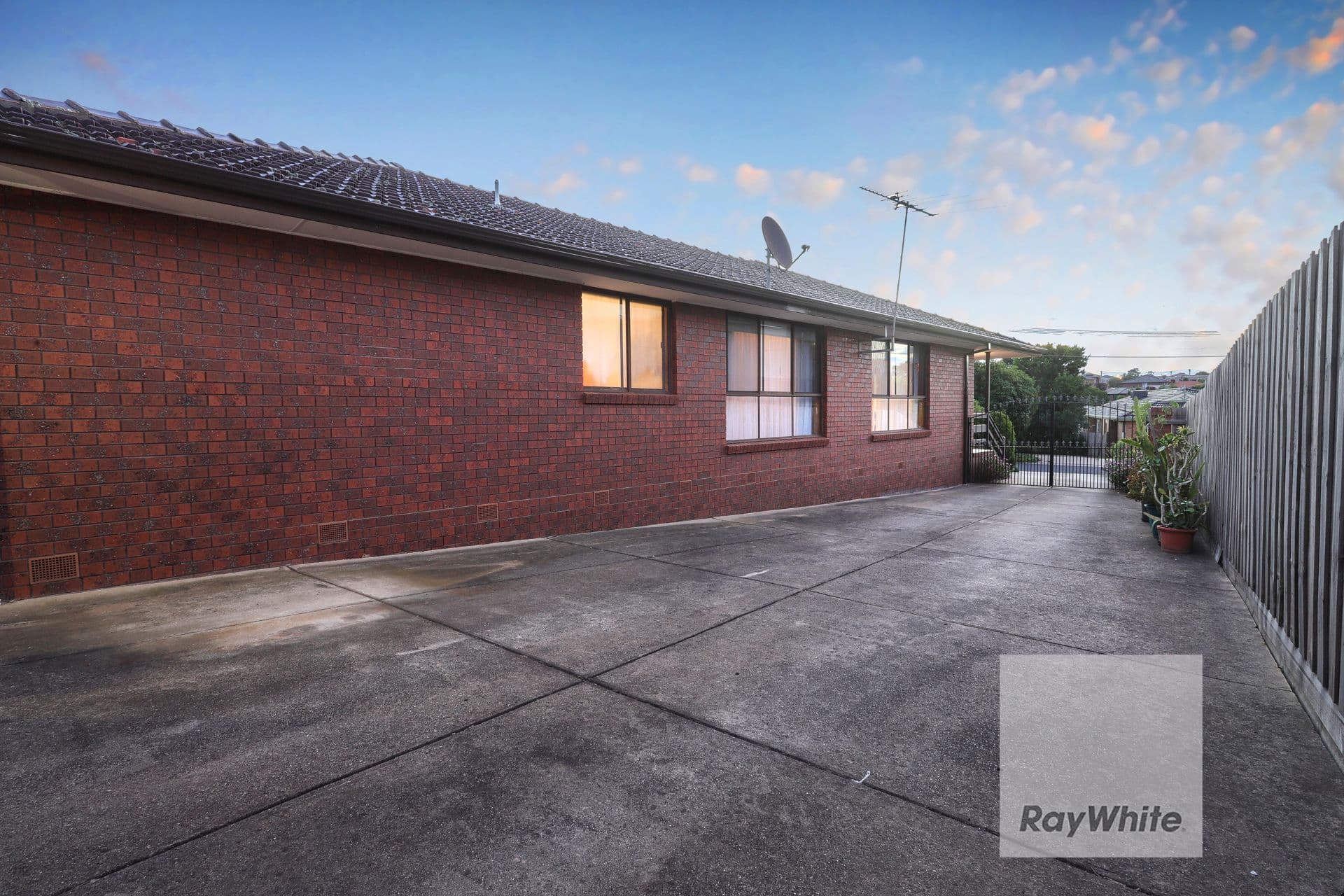 9 Avion Place, Westmeadows VIC 3049, Westmeadows - Thumbnail 2