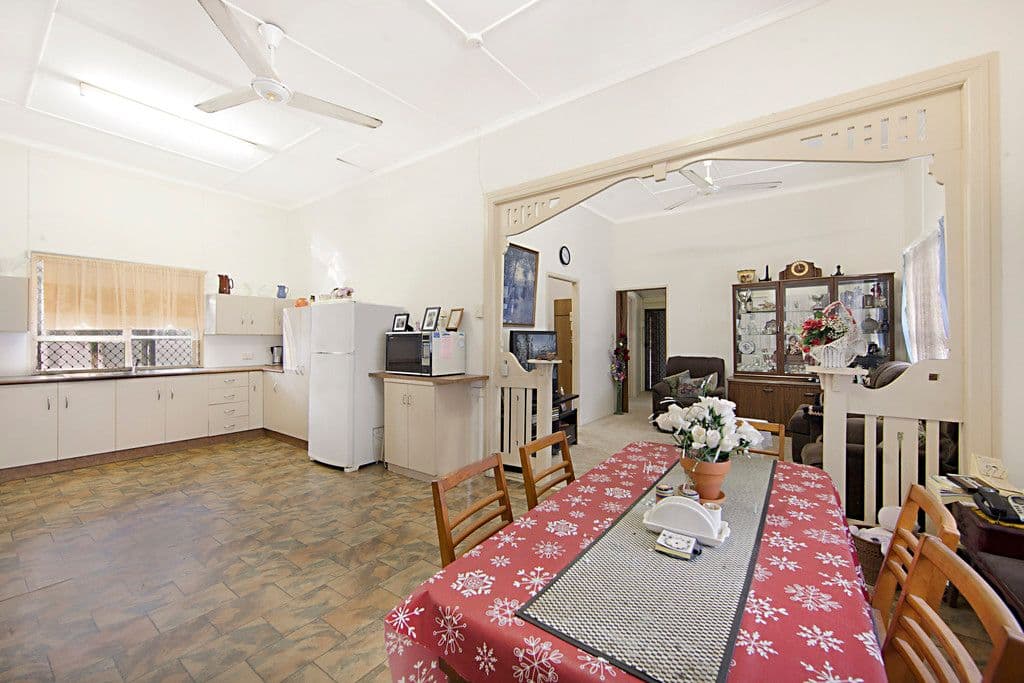21 Ireland Street, Oonoonba QLD 4811, Oonoonba - Thumbnail 3