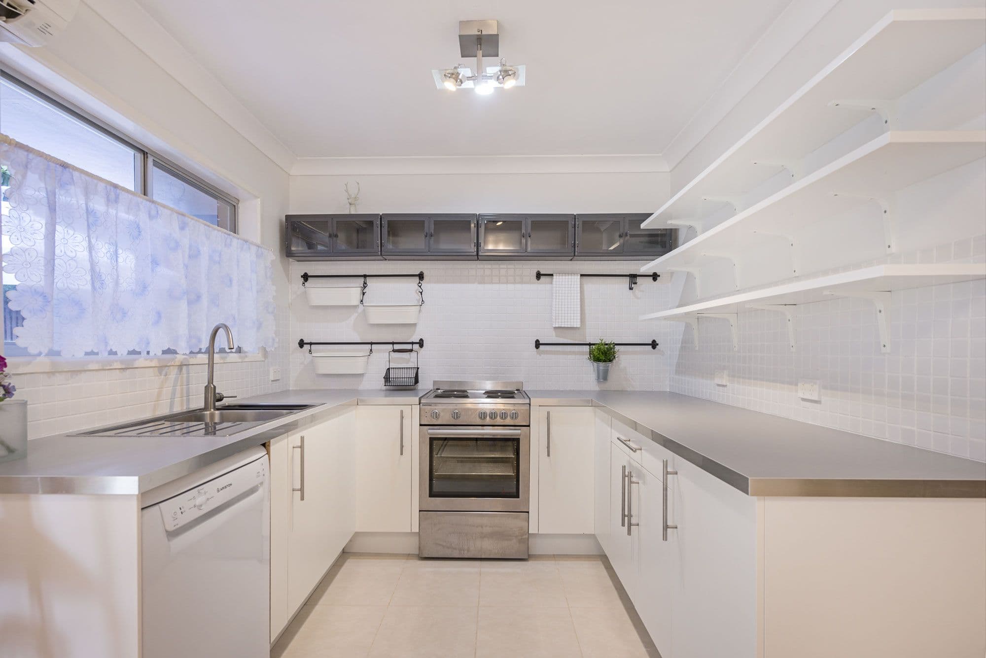 57 Woodlands Drive, Rochedale South QLD 4123, Rochedale South - Thumbnail 4