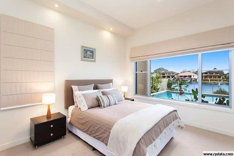 137 Sir Bruce Small Boulevard, BENOWA WATERS QLD 4217, Benowa - Thumbnail 4