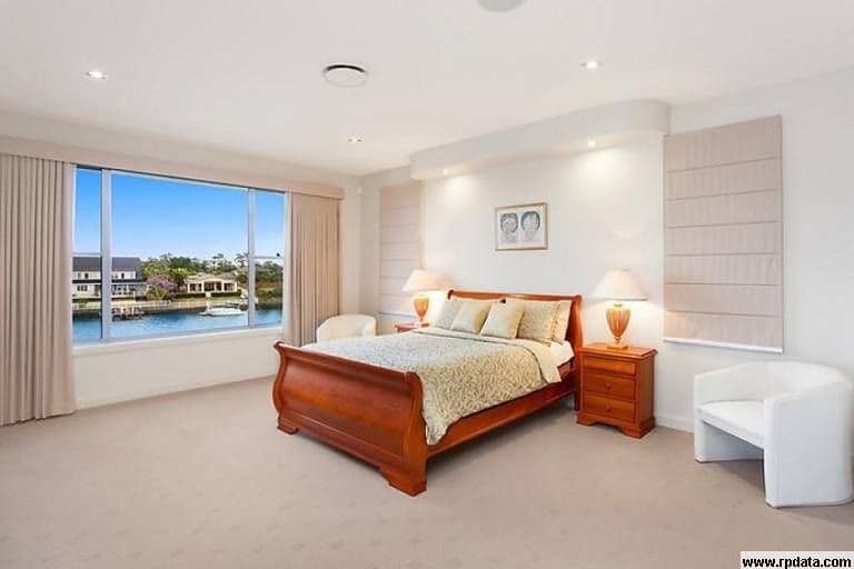 137 Sir Bruce Small Boulevard, BENOWA WATERS QLD 4217, Benowa - Thumbnail 5