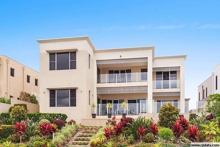 137 Sir Bruce Small Boulevard, BENOWA WATERS QLD 4217, Benowa - Thumbnail 8
