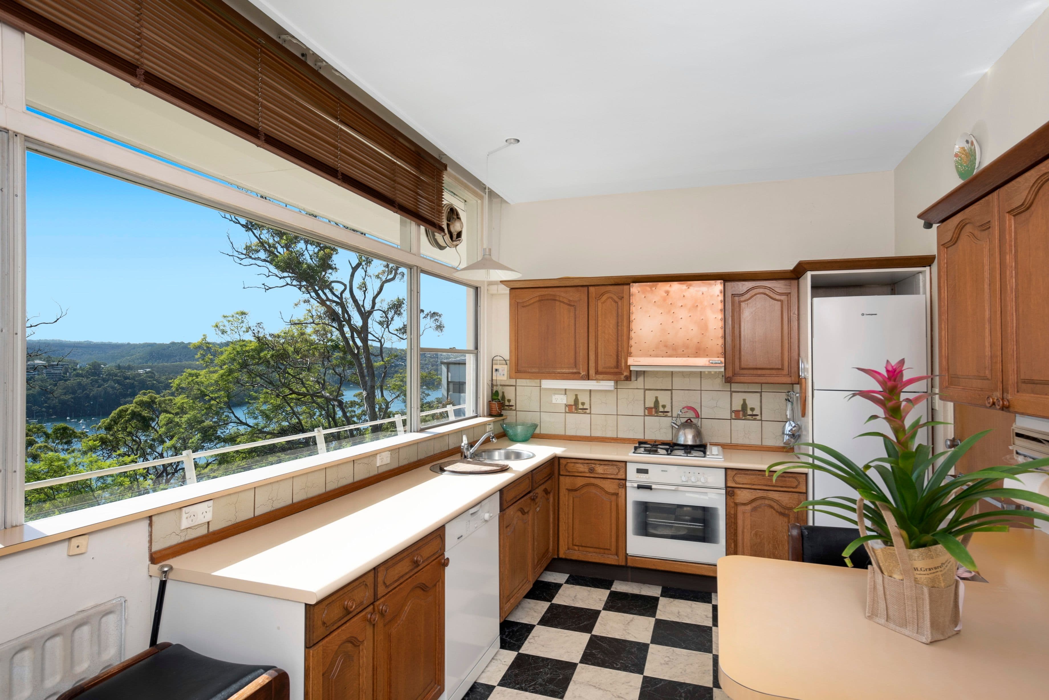 11B Coomleigh Avenue, Glen Waverley, Glen Waverley - Thumbnail 3