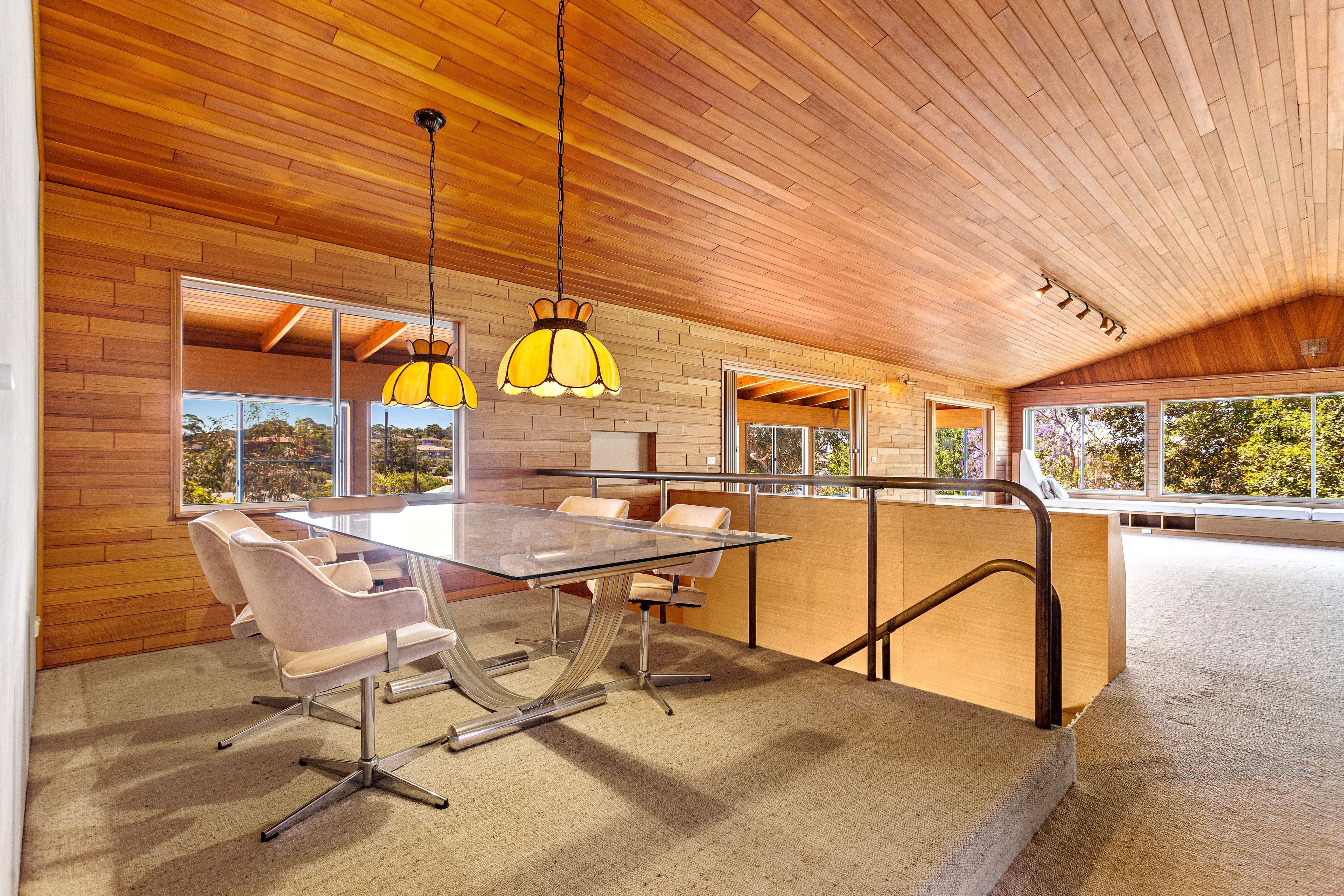 16 Planthurst Road, Carlton - Thumbnail 4