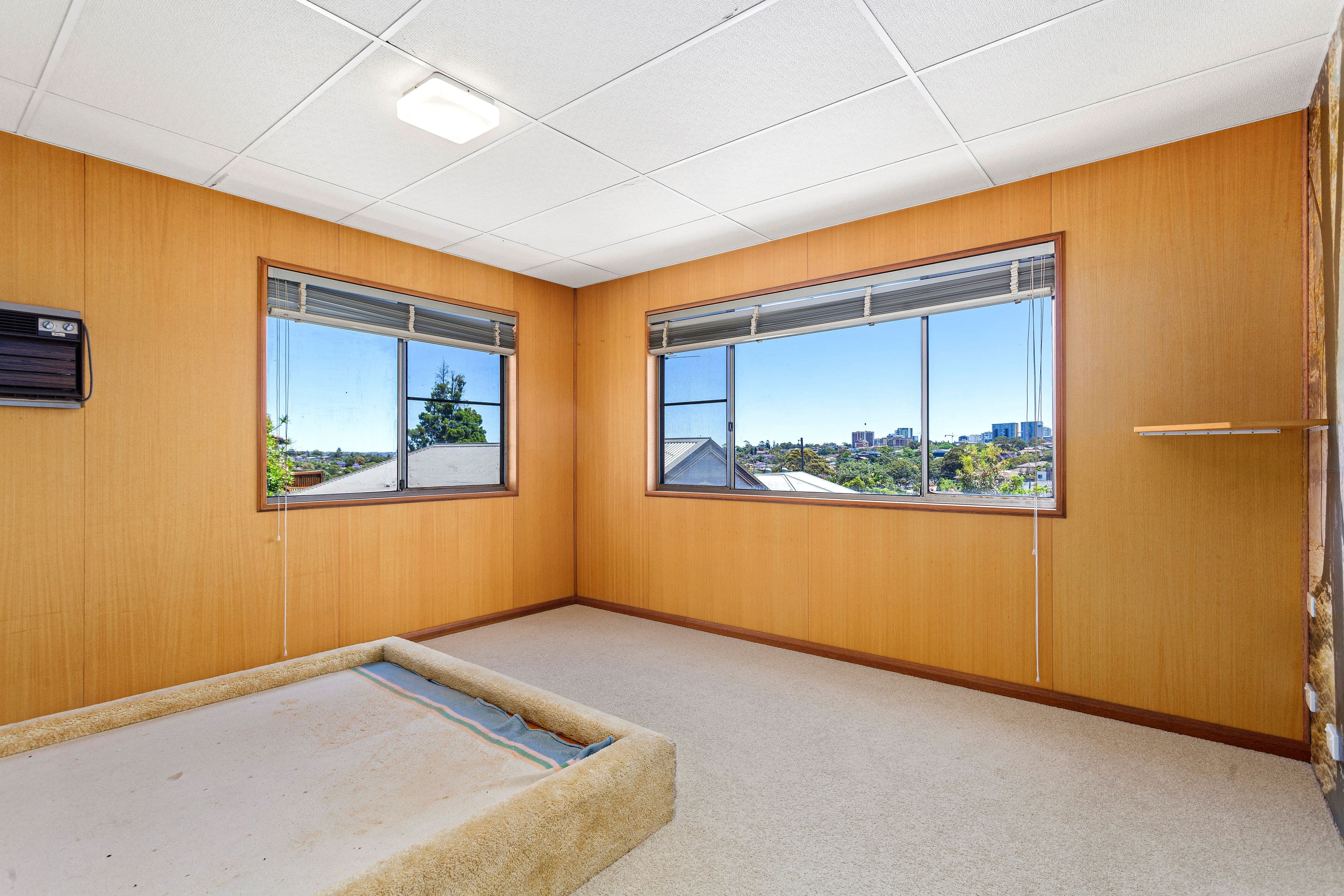 16 Planthurst Road, Carlton - Thumbnail 6