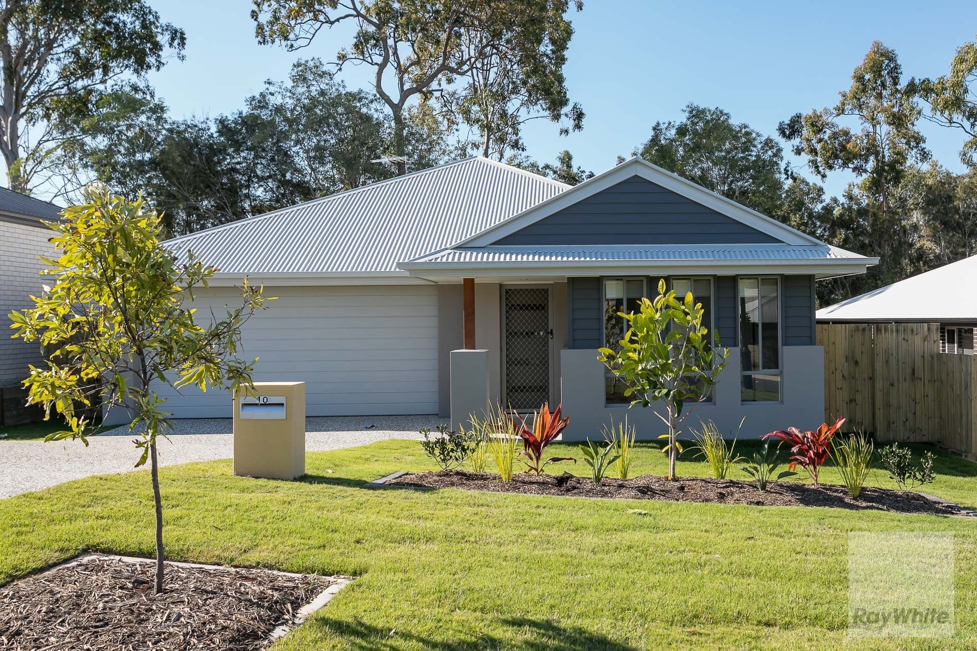 10 Woodhaven Close, REDLAND BAY QLD 4165, Redland Bay - Thumbnail 2