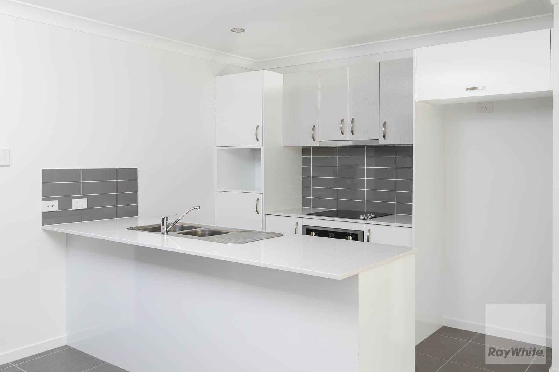 10 Woodhaven Close, REDLAND BAY QLD 4165, Redland Bay - Thumbnail 3