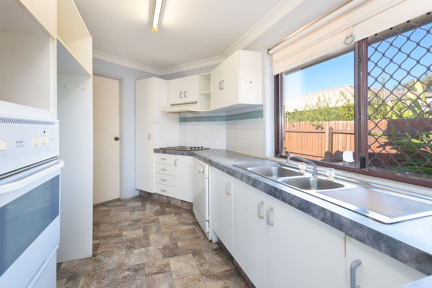 2 Magill Court, Carrara QLD 4211, Carrara - Thumbnail 7