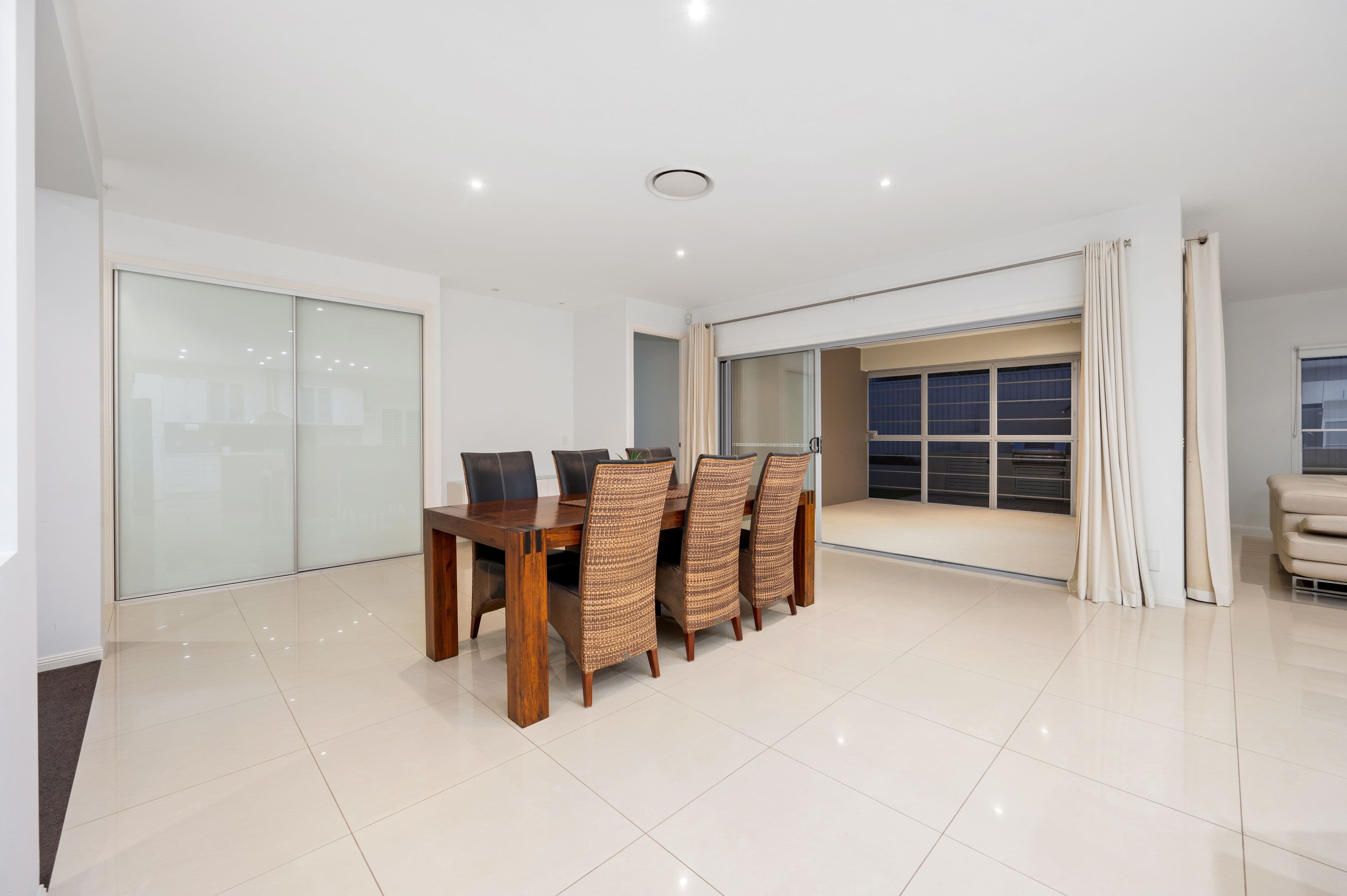 19 Rushcutter Avenue, Oxenford QLD 4210, Oxenford - Thumbnail 7