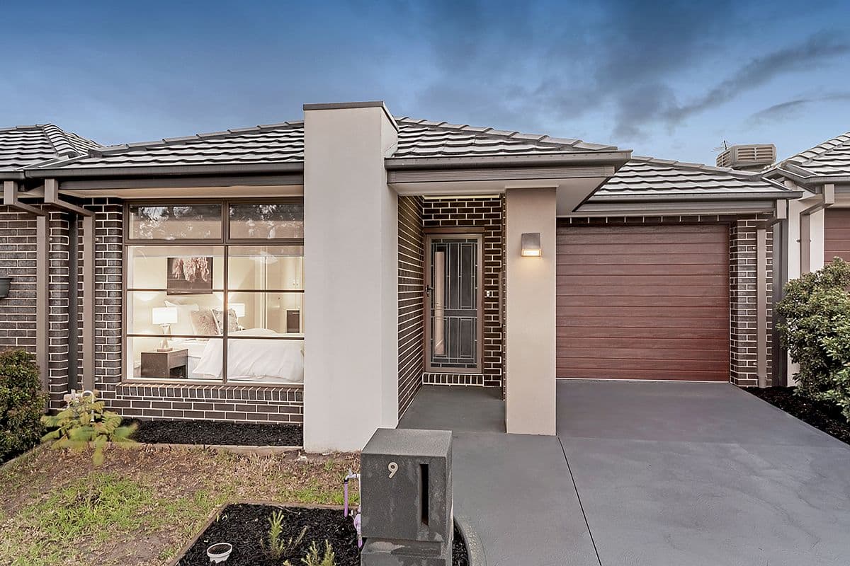 9 Fenland Street, Craigieburn VIC 3064, Craigieburn - Image 1