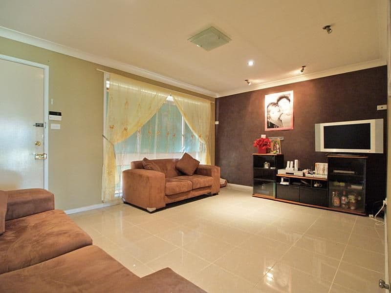 15 McEwan Circuit, MOUNT ANNAN NSW 2567, Mount Annan - Thumbnail 2
