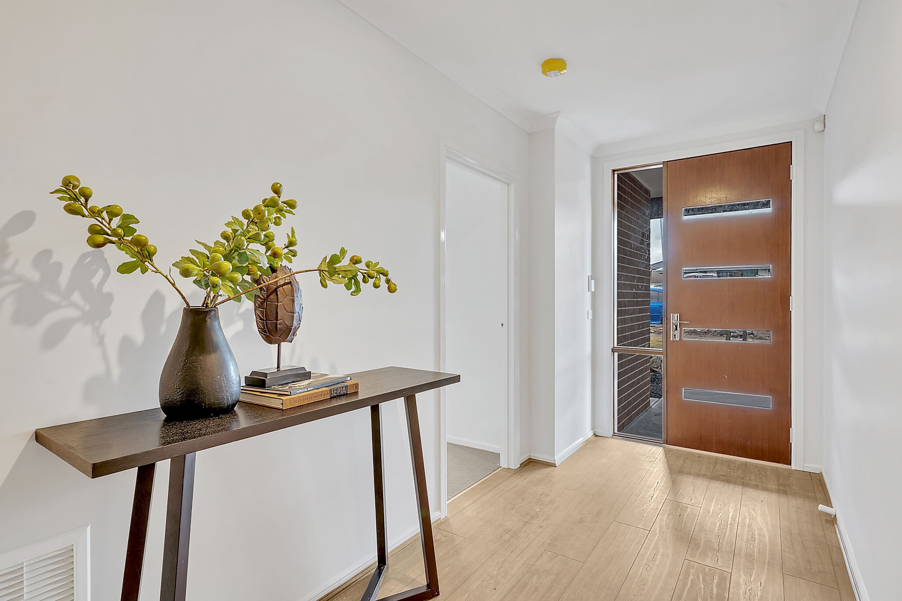 8 Nesting Vista, Craigieburn VIC 3064, Craigieburn - Thumbnail 2