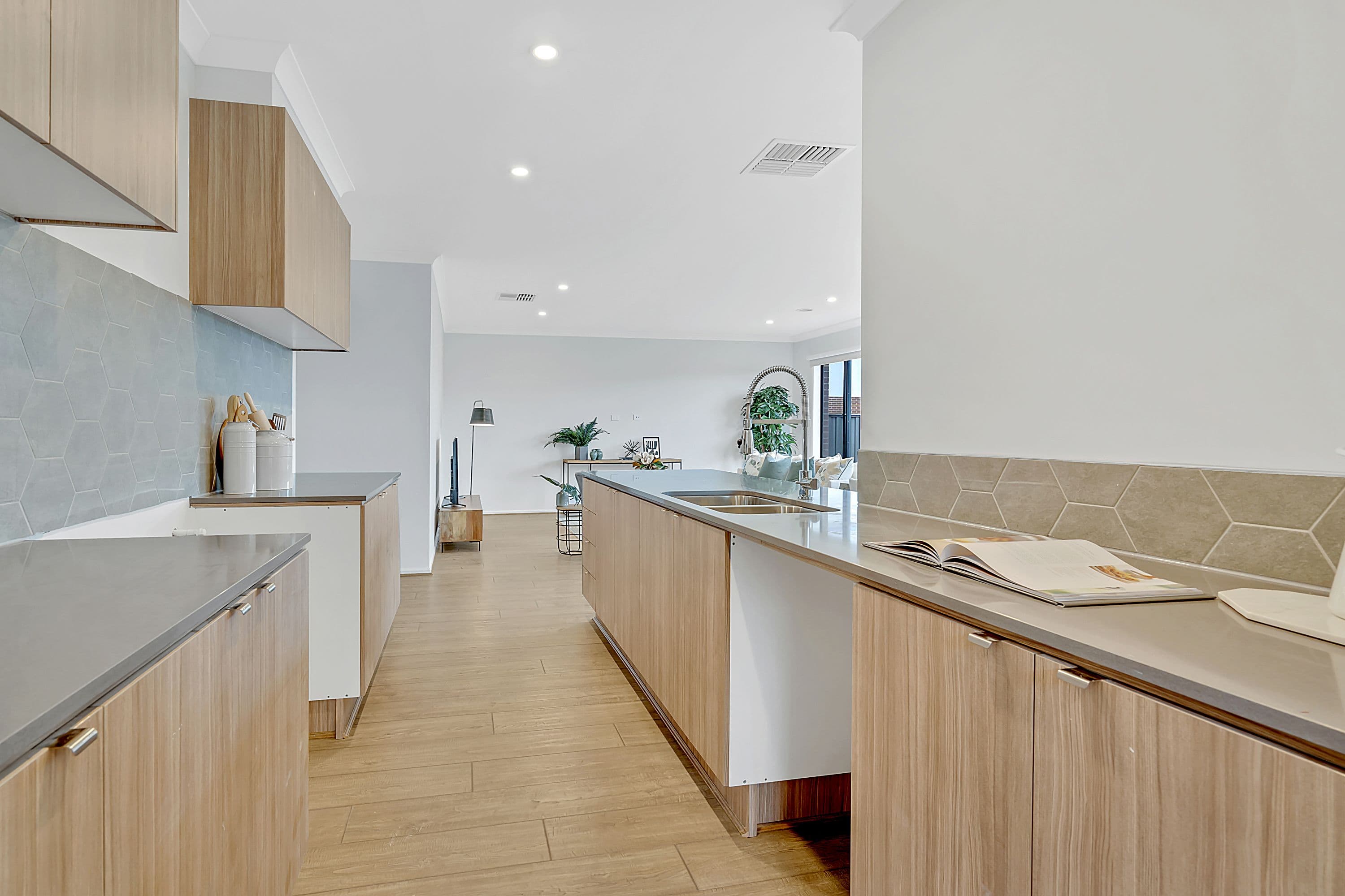 8 Nesting Vista, Craigieburn VIC 3064, Craigieburn - Thumbnail 4