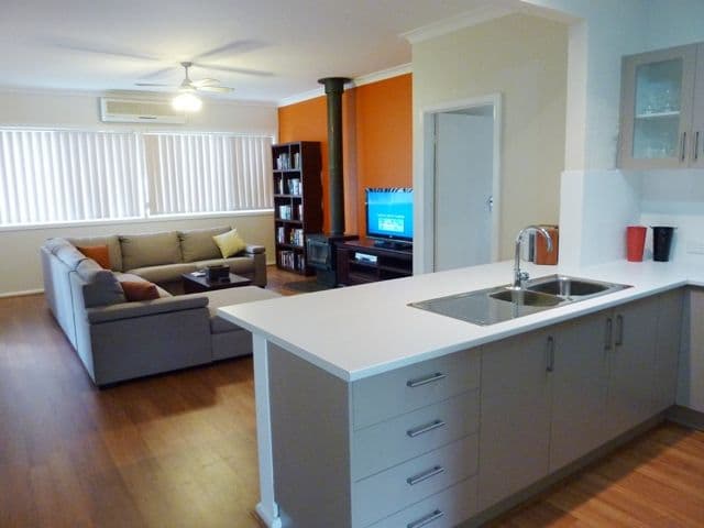 3 Corrie Road, WOONONA NSW 2517, Woonona - Thumbnail 2