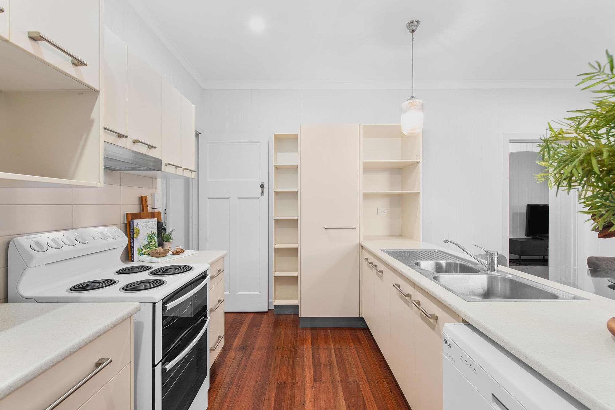 18 Blackheath Road, Oxley QLD 4075, Oxley - Thumbnail 5