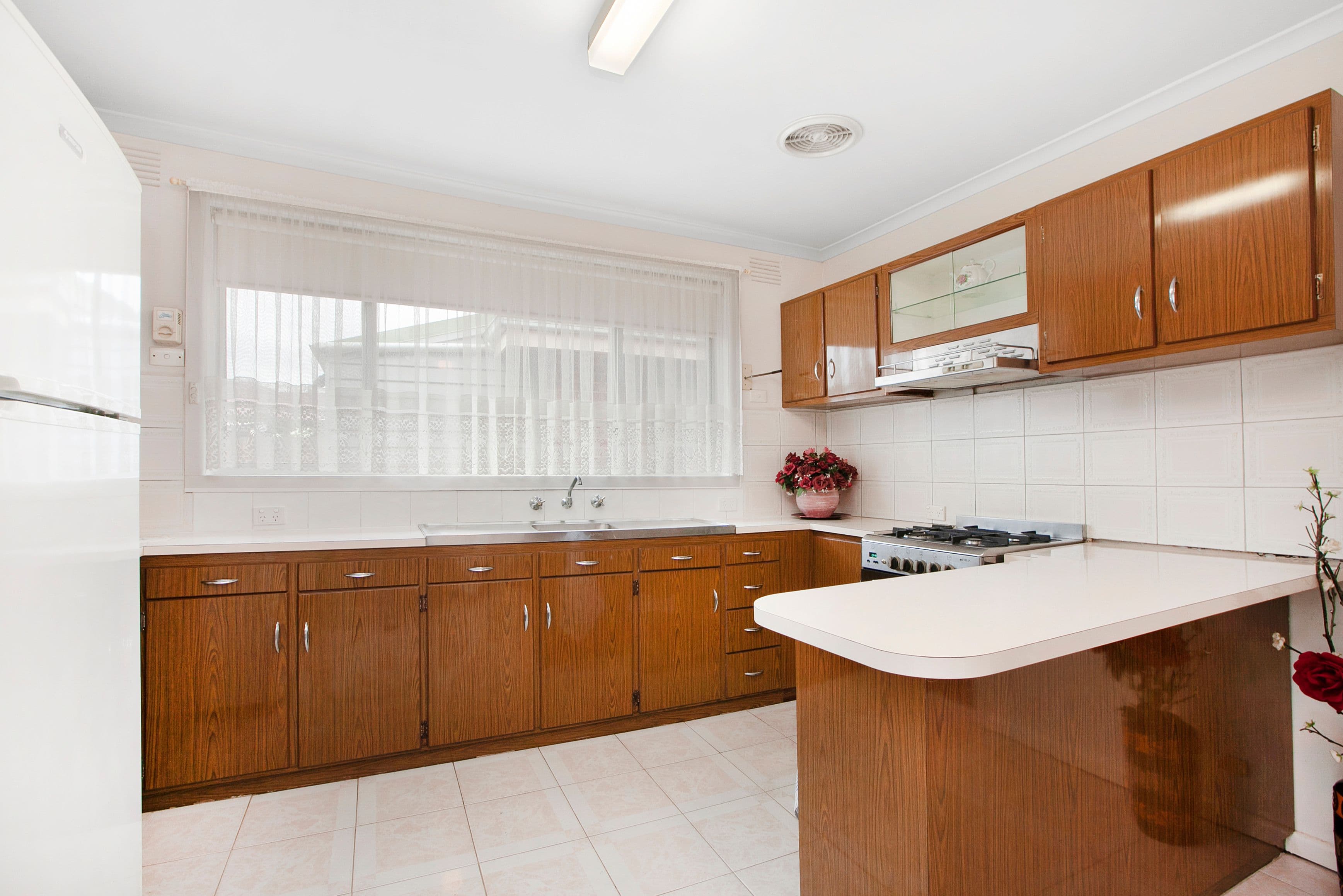 33 Lloyd Avenue, Reservoir VIC 3073, Reservoir - Thumbnail 3