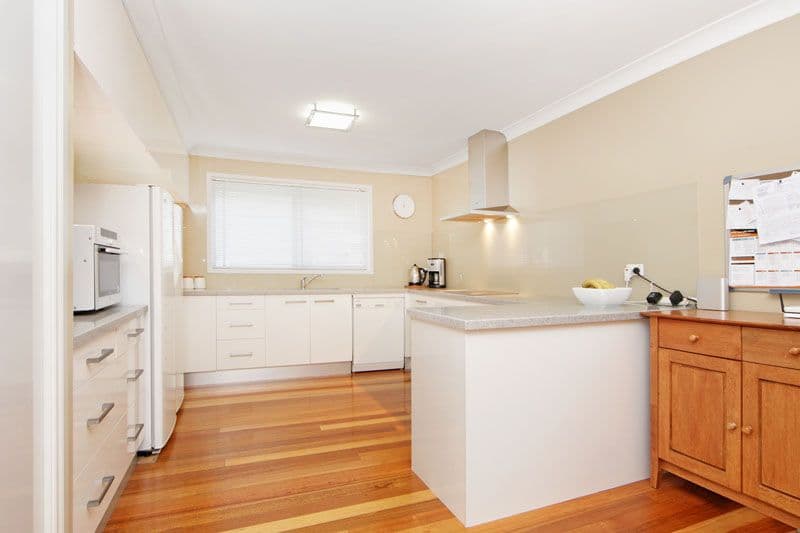 1 Stornaway Crescent, BERKELEY VALE NSW 2261, Berkeley Vale - Thumbnail 3