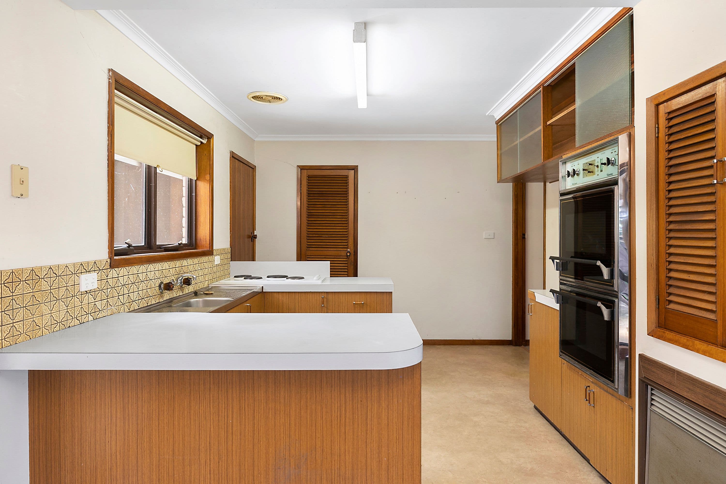 13 Shaw Avenue, Wendouree VIC 3355, Wendouree - Thumbnail 2