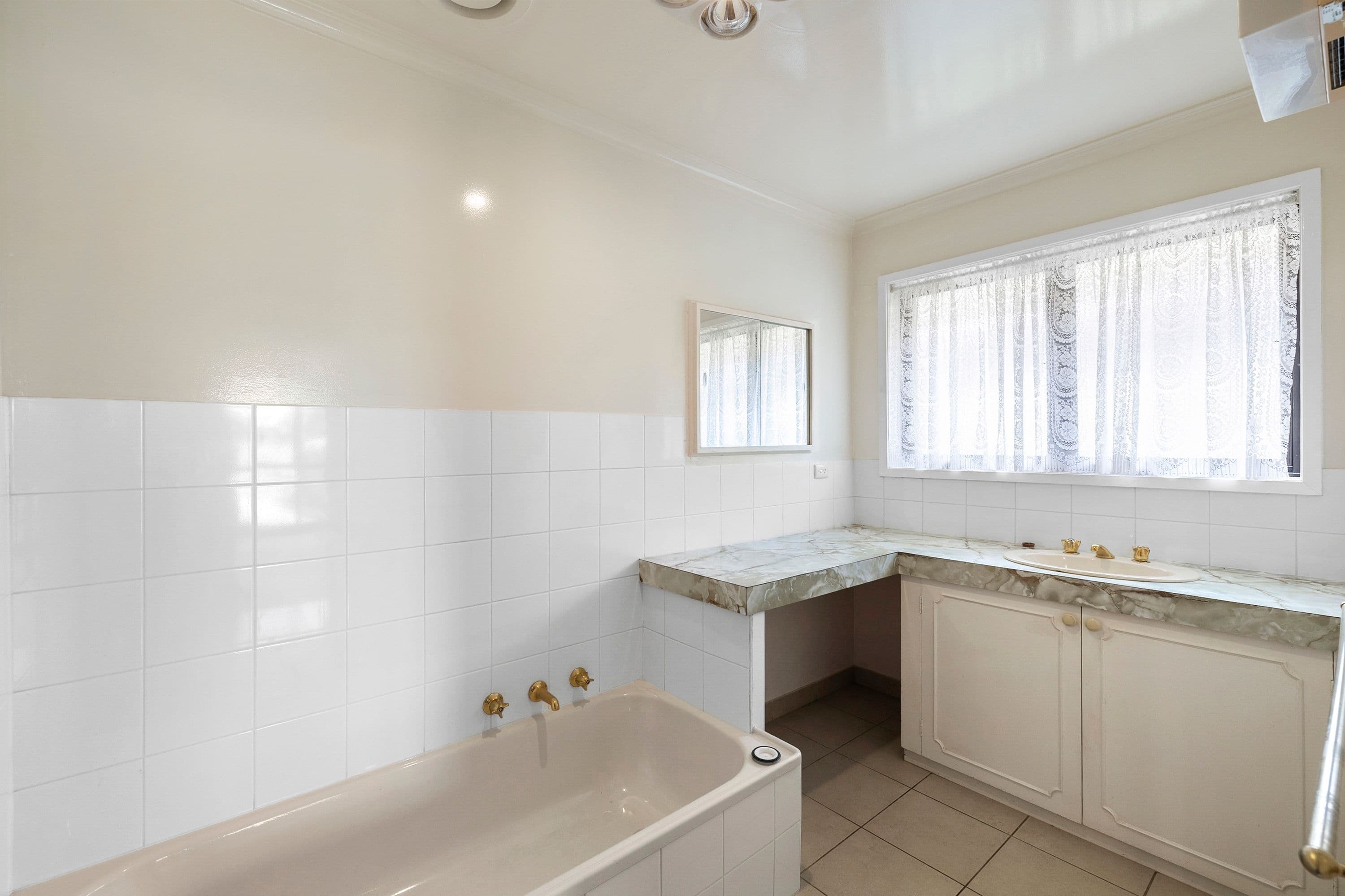 13 Shaw Avenue, Wendouree VIC 3355, Wendouree - Thumbnail 4