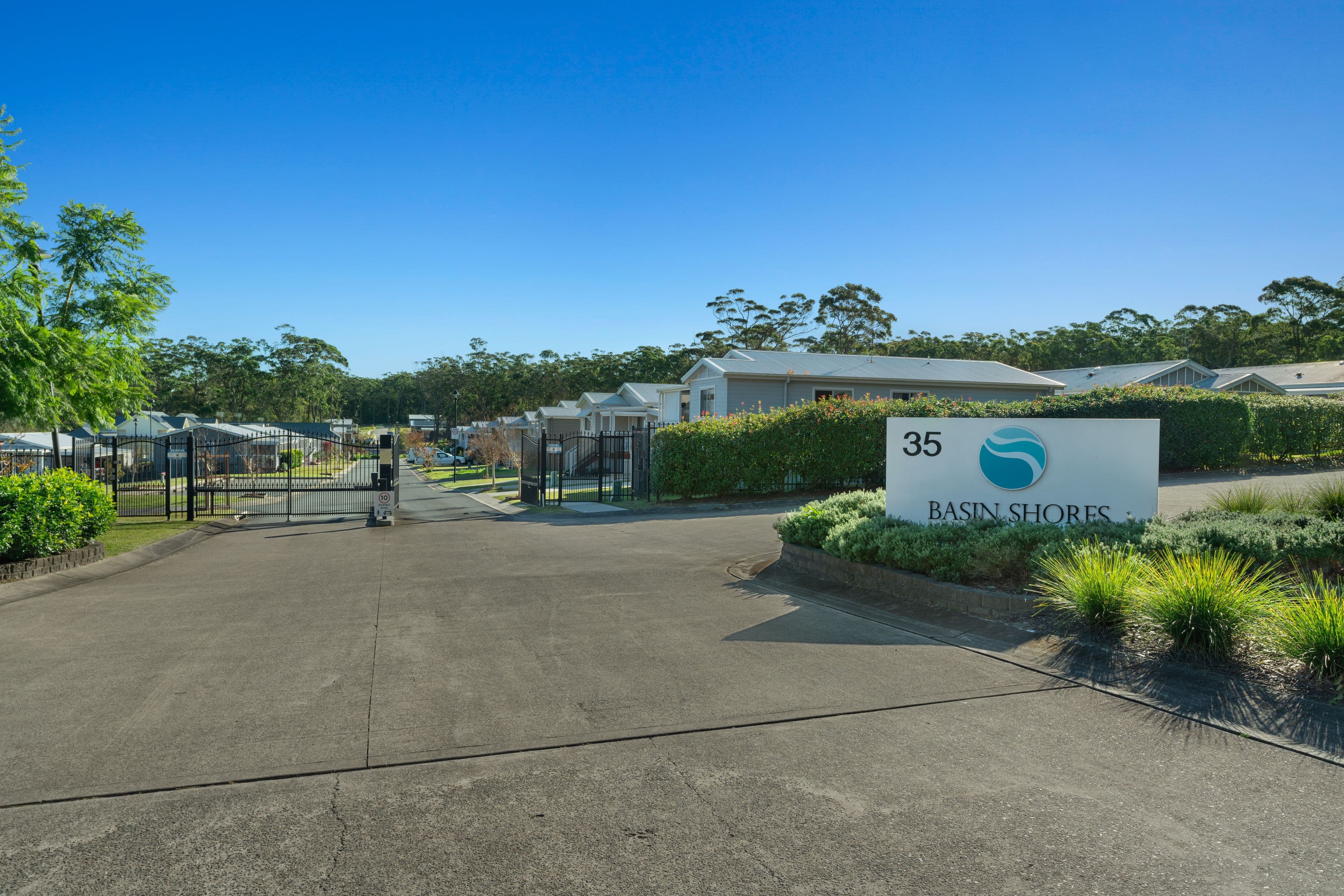 Unit 33,/35 The Basin Road, St Georges Basin NSW 2540, St Georges Basin - Thumbnail 2