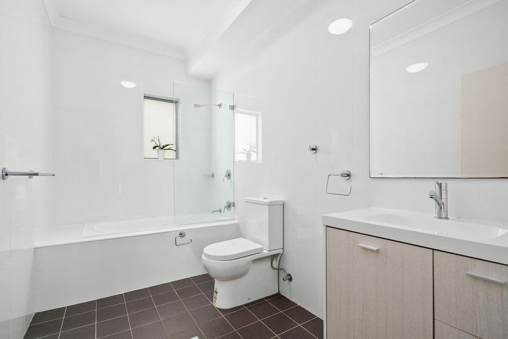 13/125 Lake Entrance Road, Barrack Heights - Thumbnail 5