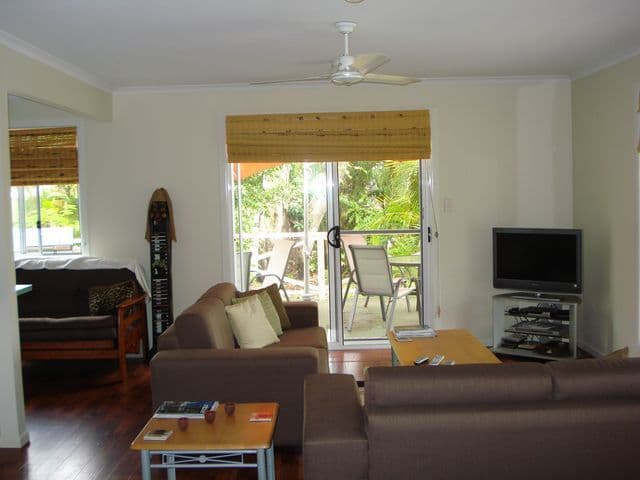 90 Treasure Island Avenue, KARRAGARRA ISLAND QLD 4184, Karragarra Island - Thumbnail 6
