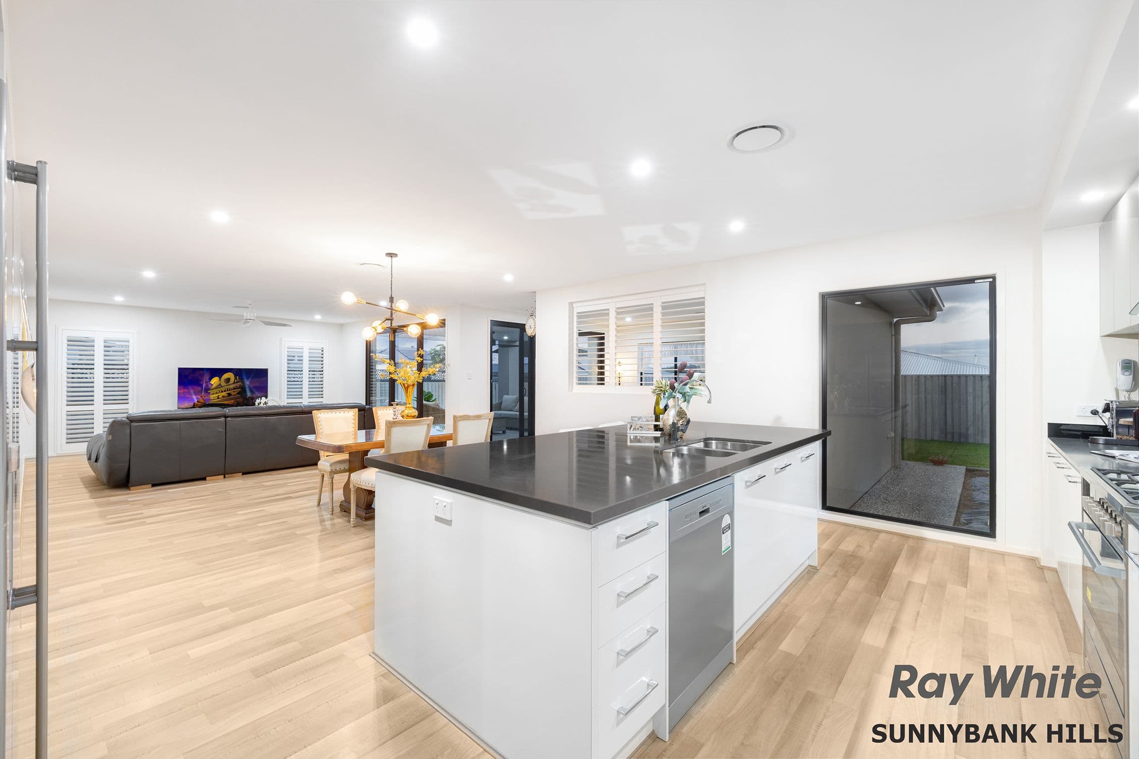 6 Southview Crescent, Carindale QLD 4152, Carindale - Thumbnail 6