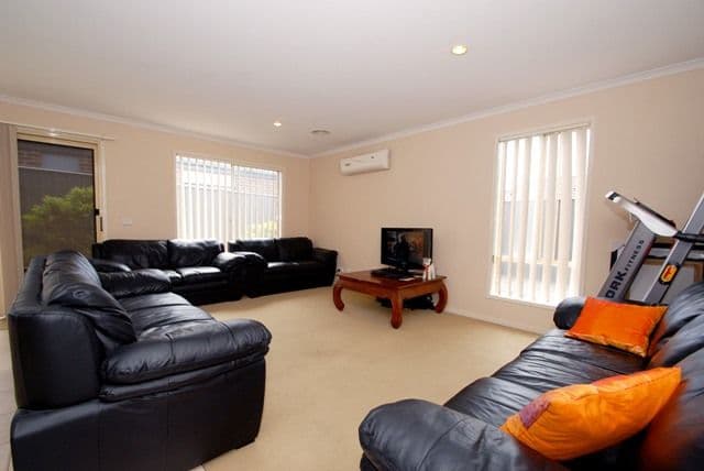 25 Mundi Crescent, WYNDHAM VALE VIC 3024, Wyndham Vale - Thumbnail 4