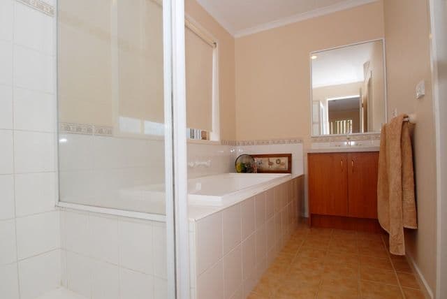 25 Mundi Crescent, WYNDHAM VALE VIC 3024, Wyndham Vale - Thumbnail 6