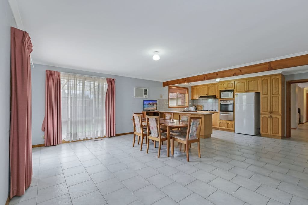 26 Sieben Close, MILL PARK VIC 3082, Mill Park - Thumbnail 3