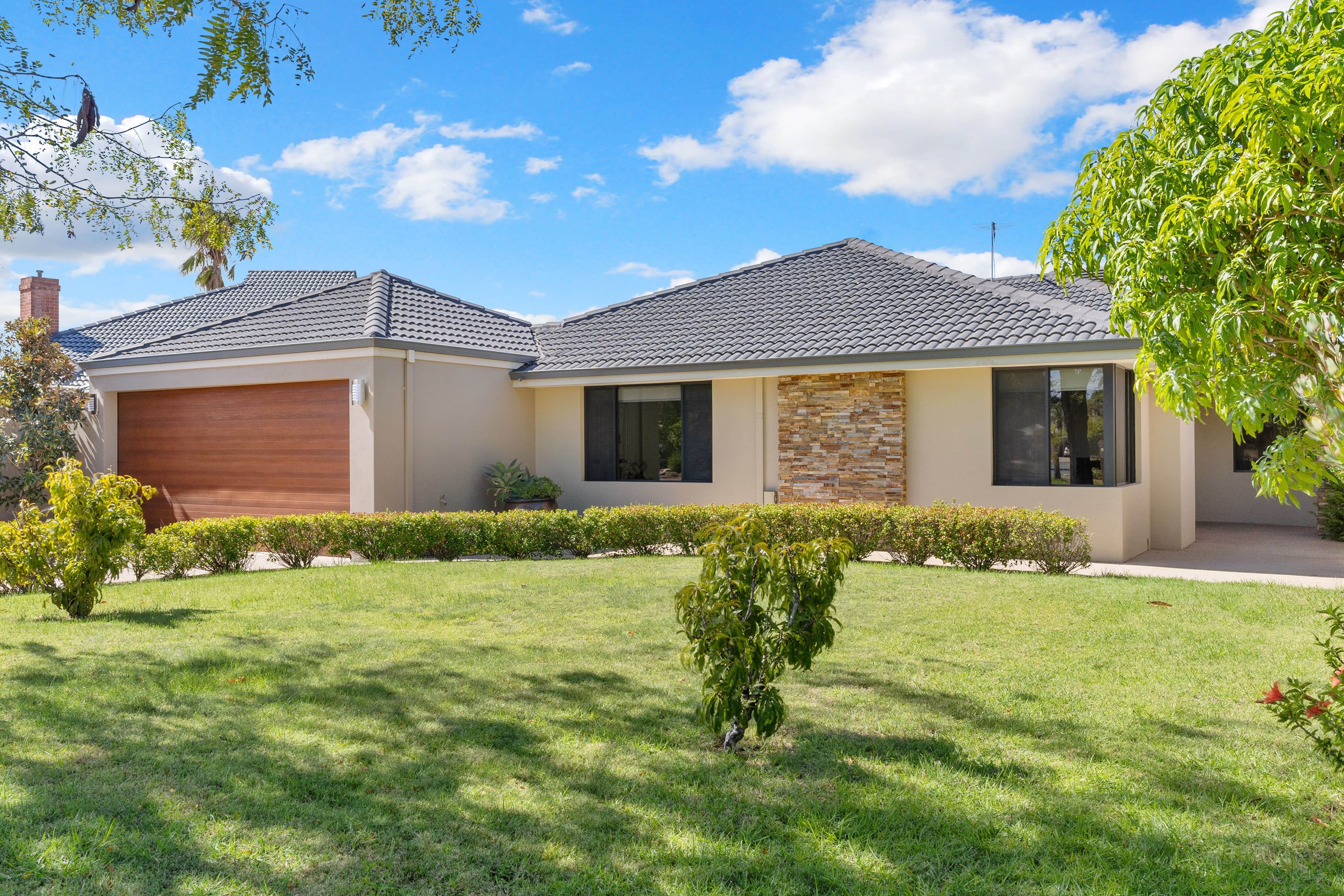 5 Tullamore Close, Waterford WA 6152, Waterford - Image 1