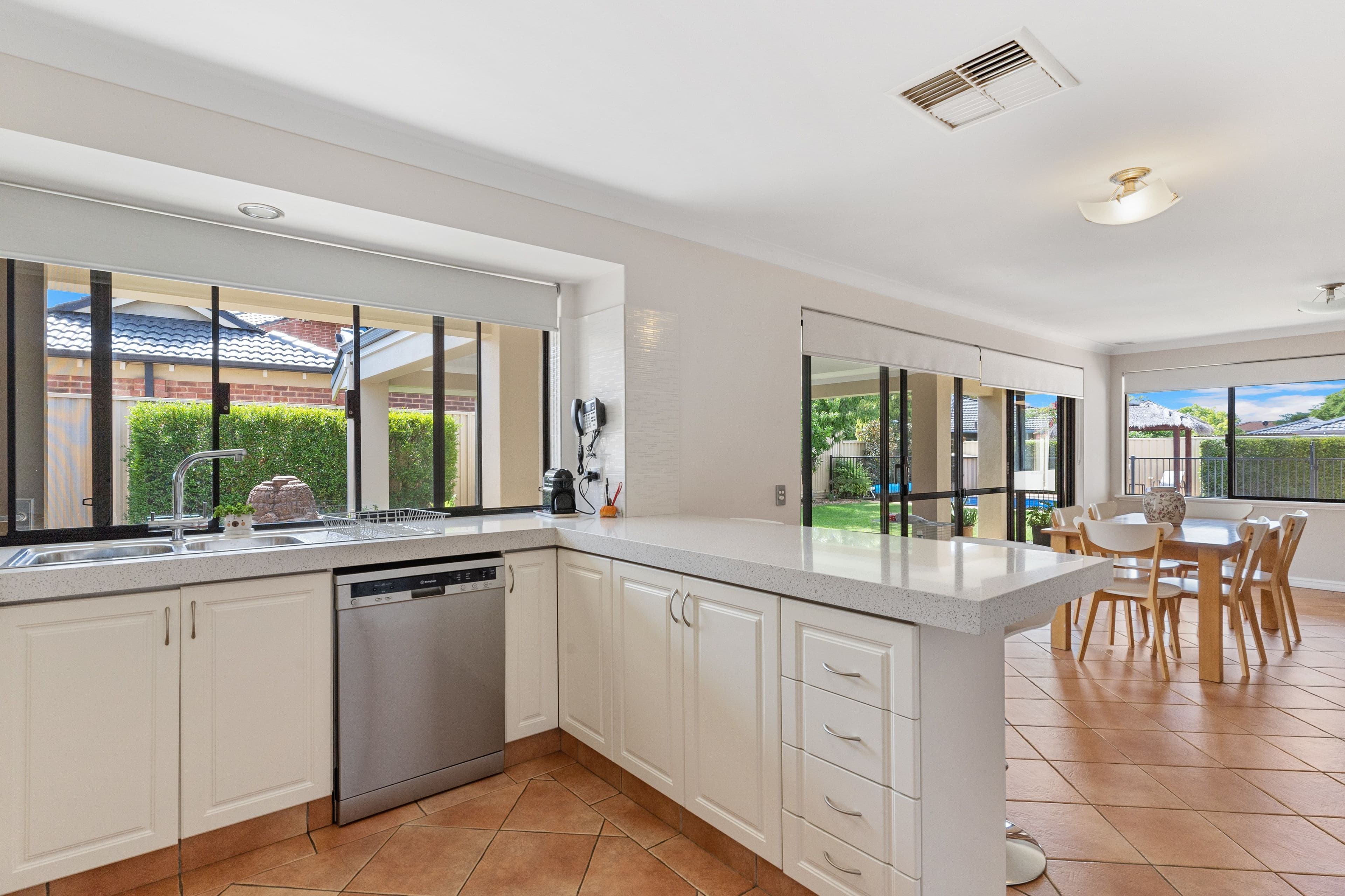 5 Tullamore Close, Waterford WA 6152, Waterford - Thumbnail 5