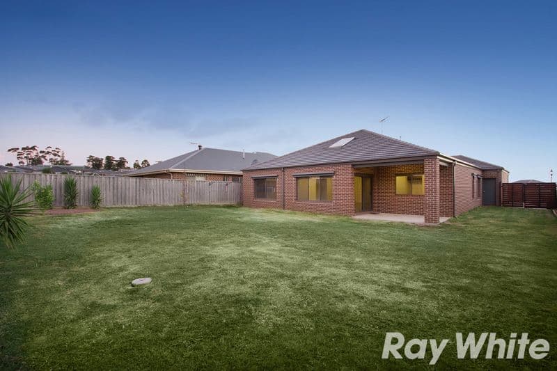 117 Livingstone Boulevard, Pakenham VIC 3810, Pakenham - Thumbnail 2