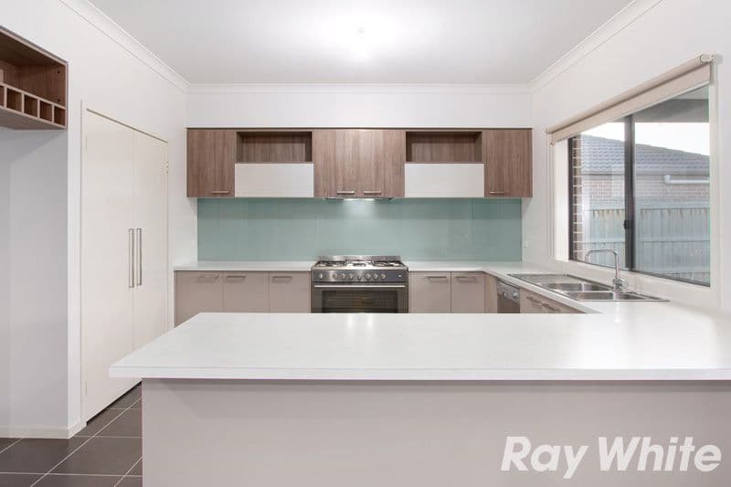 117 Livingstone Boulevard, Pakenham VIC 3810, Pakenham - Thumbnail 4