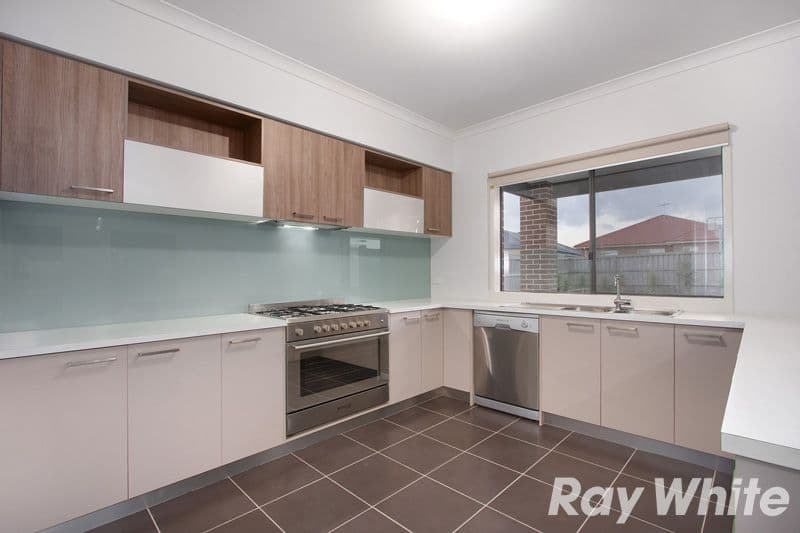117 Livingstone Boulevard, Pakenham VIC 3810, Pakenham - Thumbnail 5
