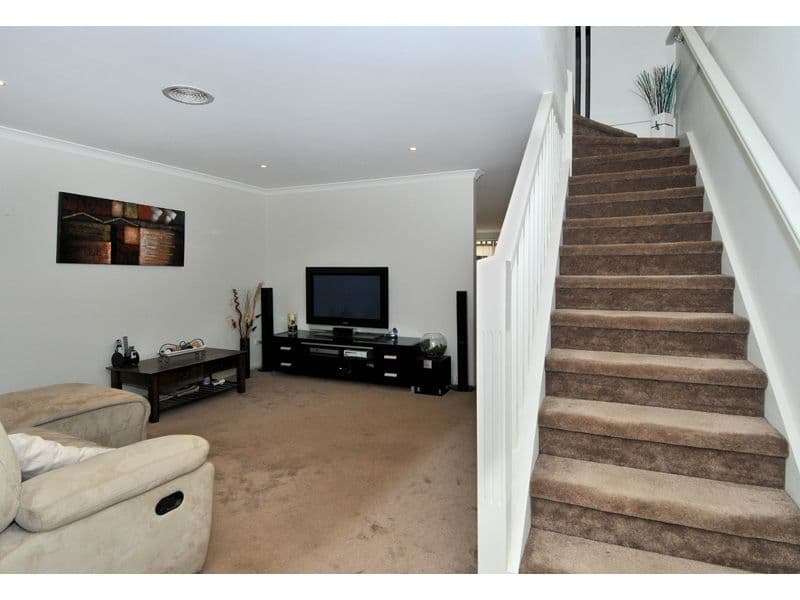 12 Peartree Court, ROXBURGH PARK VIC 3064, Roxburgh Park - Thumbnail 4