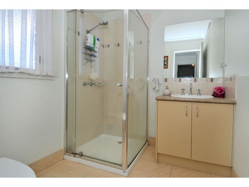 12 Peartree Court, ROXBURGH PARK VIC 3064, Roxburgh Park - Thumbnail 6