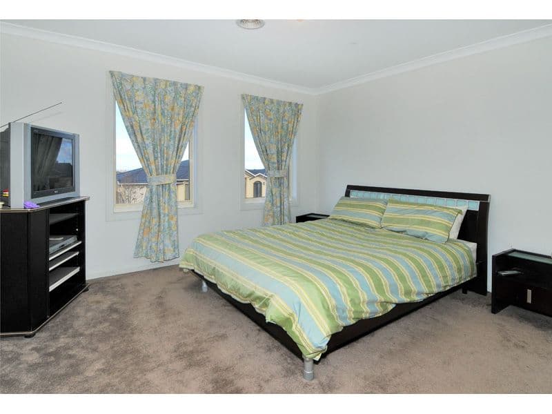 12 Peartree Court, ROXBURGH PARK VIC 3064, Roxburgh Park - Thumbnail 8