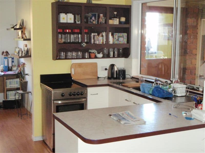 27  Kuruman Street, SCARNESS QLD 4655, Scarness - Thumbnail 3