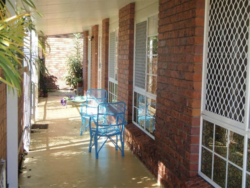 27  Kuruman Street, SCARNESS QLD 4655, Scarness - Thumbnail 4
