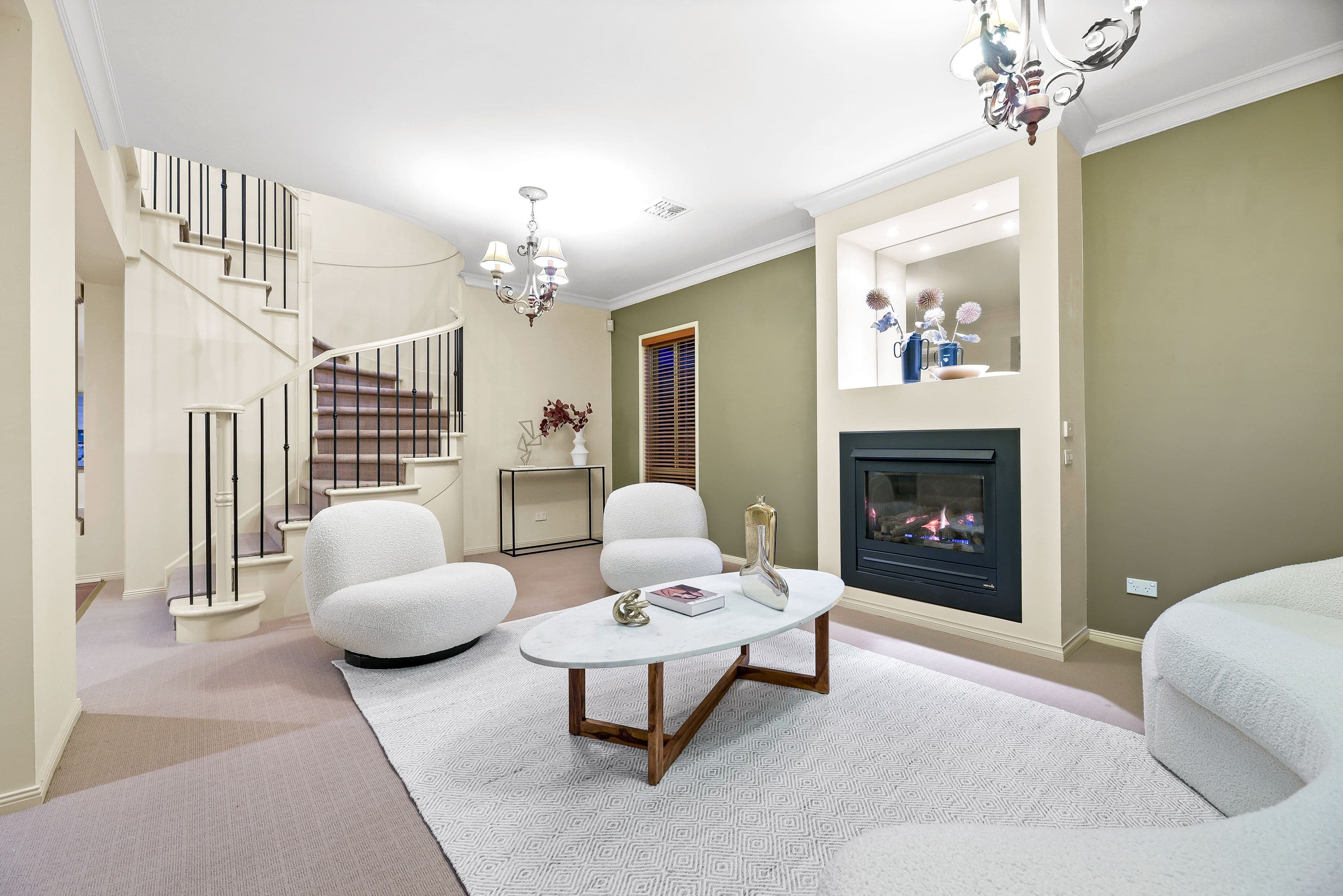 3 Margaret Gray Close, Glen Waverley VIC 3150, Glen Waverley - Thumbnail 2
