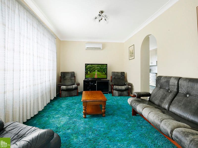 317 Farmborough Road, Farmborough Heights - Thumbnail 2