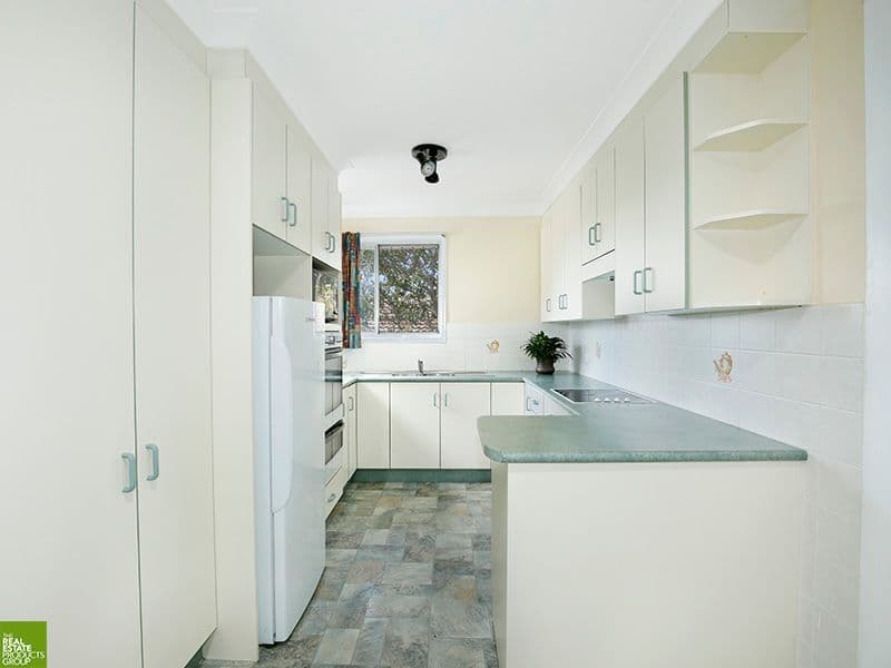 317 Farmborough Road, Farmborough Heights - Thumbnail 3
