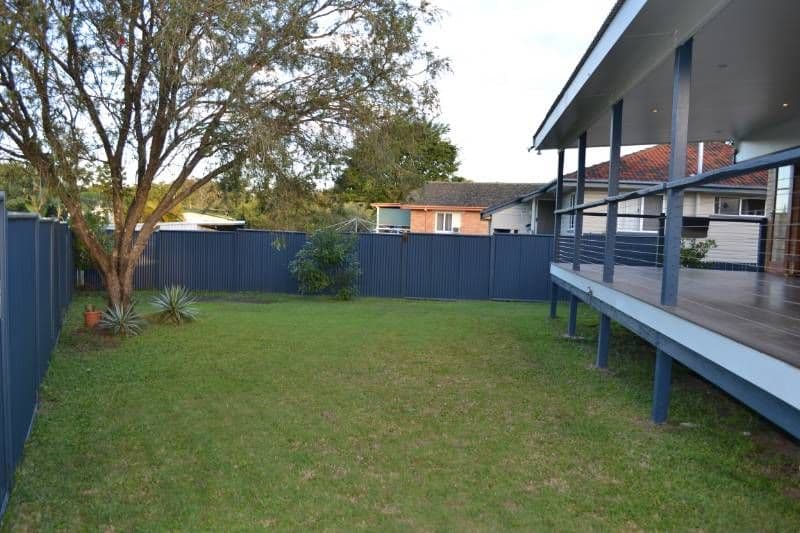 25 Pavlu Street, WYNNUM WEST QLD 4178, Wynnum West - Thumbnail 3