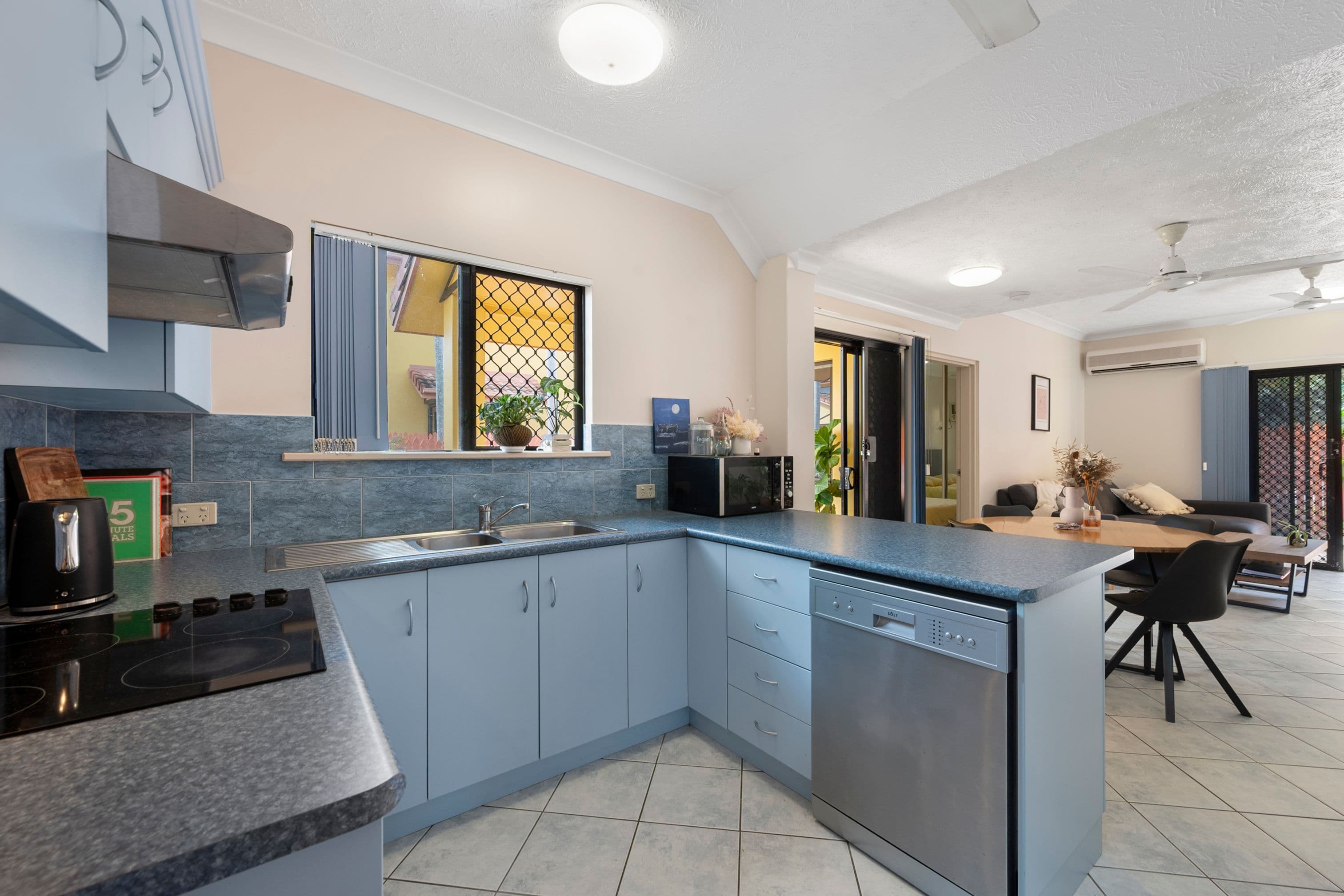 11 Diprose Street, Pimlico QLD 4812, Pimlico - Thumbnail 5