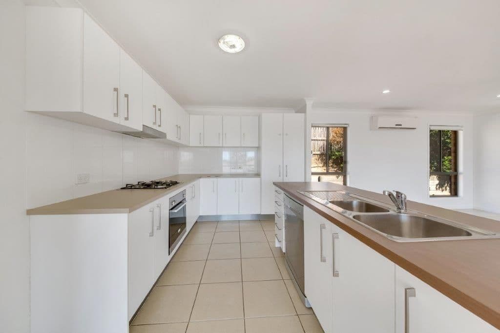 26 Liriope Drive, Kirkwood QLD 4680, Kirkwood - Thumbnail 3